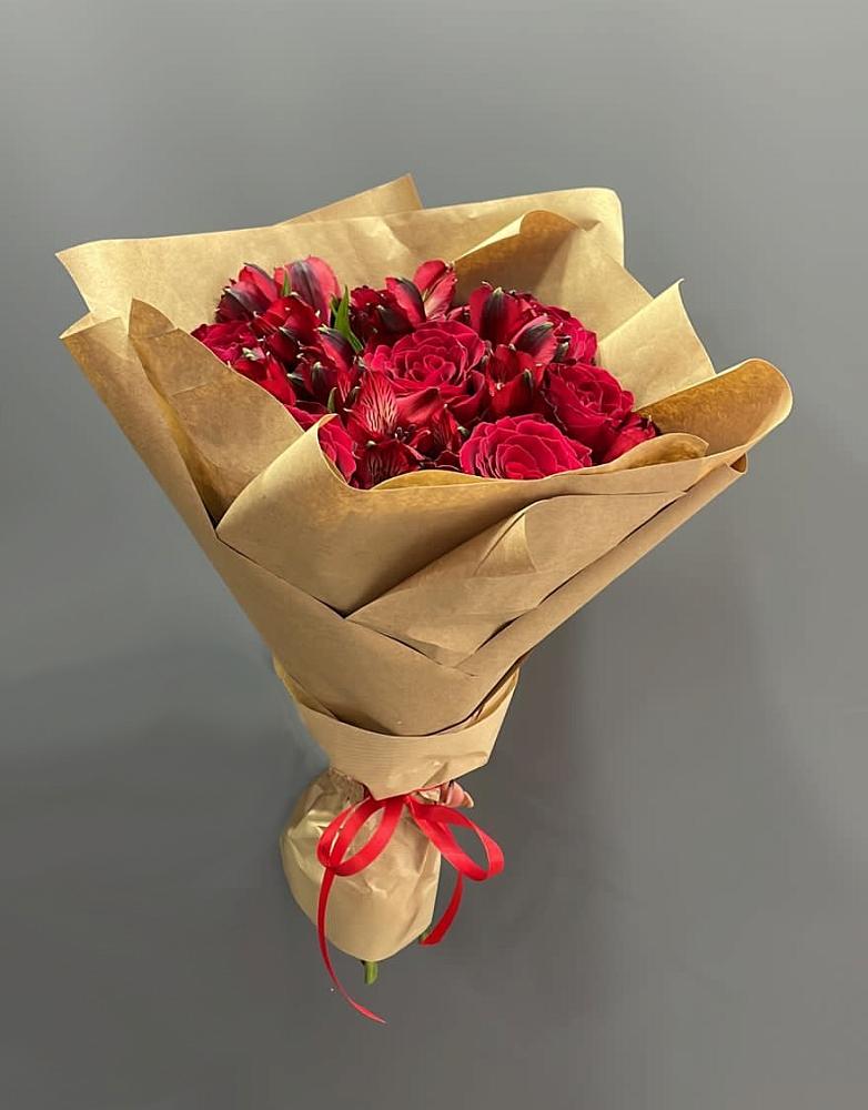 Букет цветов из: Альстромерии и Розы в Инжавино