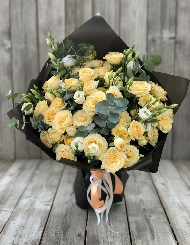 Букет цветов из: Розы и Лизиантусы в Инжавино