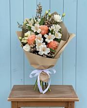 Букет цветов из:  Альстромерии, Лизиантусы, Розы и Хризантемы #REPLACE_PRED# Инжавино