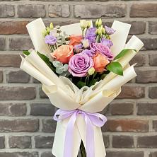 Букет цветов из:  Лизиантусы и Розы в Инжавино