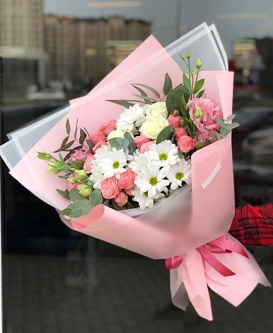 Букет цветов из: Розы, Лизиантусы и Хризантемы в Инжавино